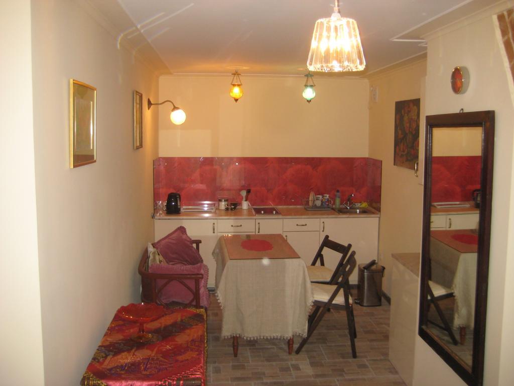 Apartament On Kostiushka Lviv Buitenkant foto